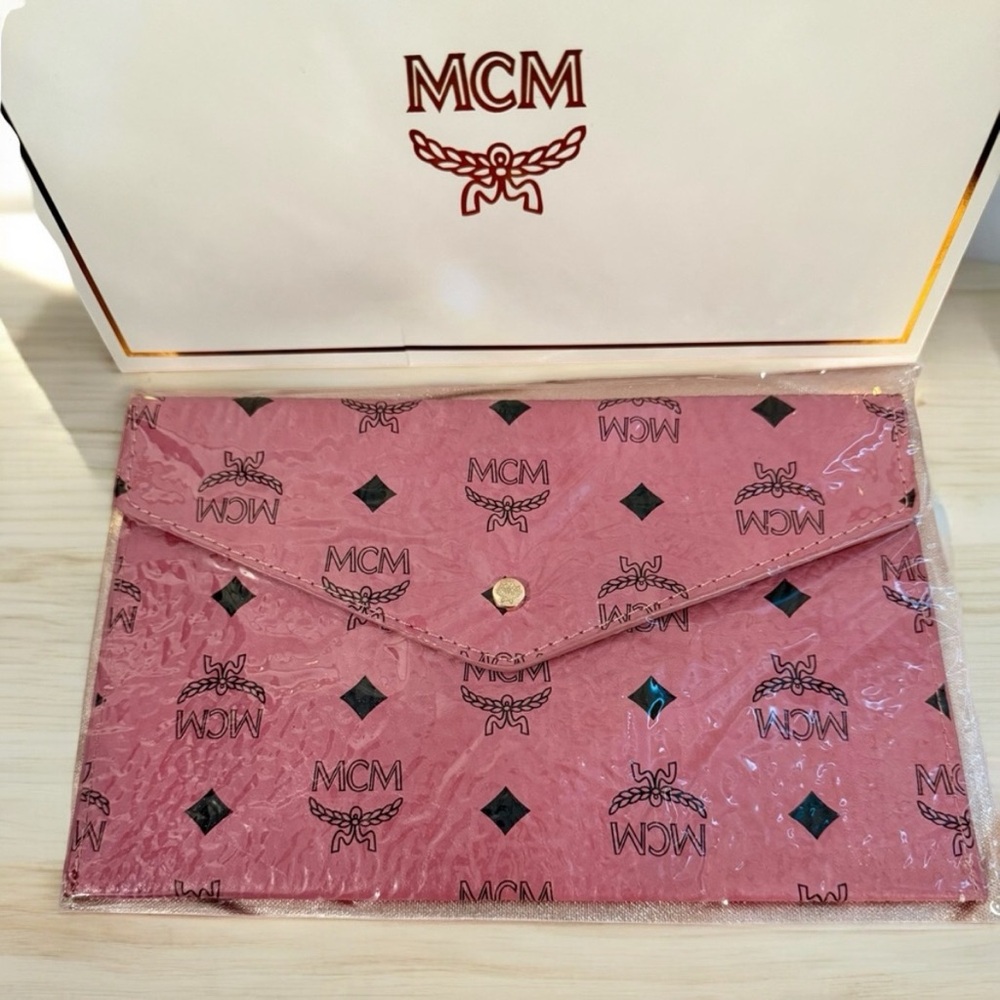NEW w/Box MCM VIP Clutch or Crossbody in Pink  9” x 6” - Picture 10 of 13